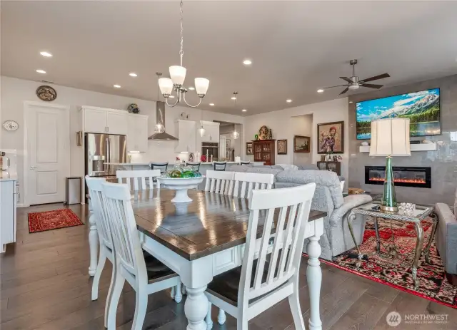 Eating area off kitchen area