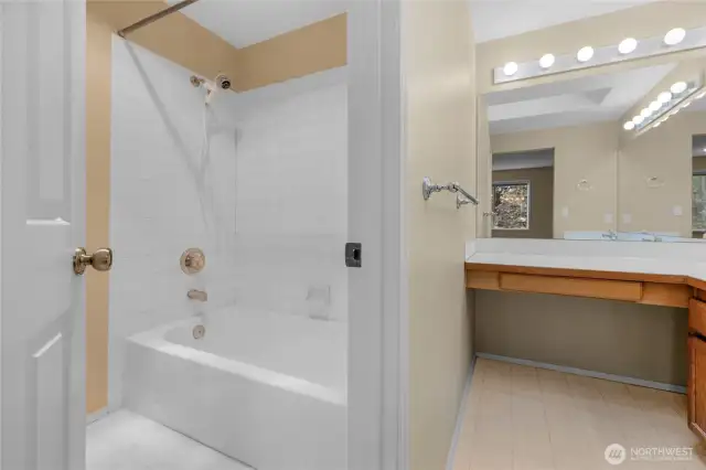 Full bath set up in primary bathroom.