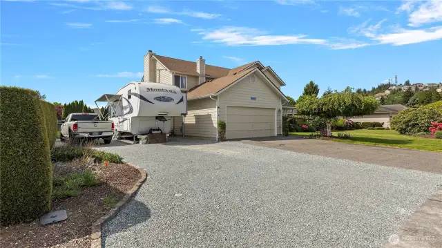 Plenty of parking and RV space