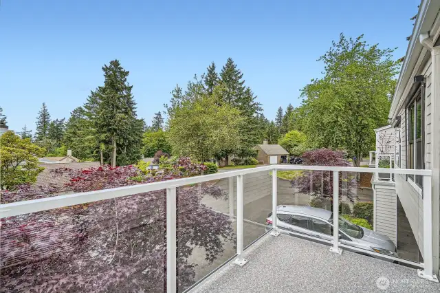 The floor of the deck and the railings have just been replaced by the HOA. Beautiful territorial views!