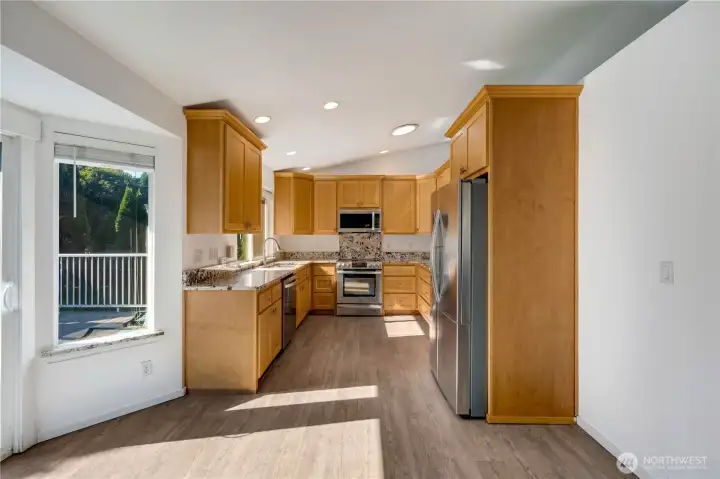 Granite, SS appliances