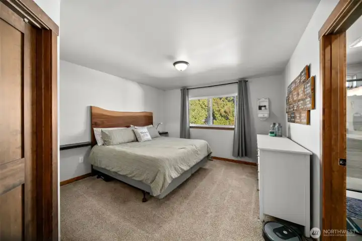 Primary bedroom with walkin closet