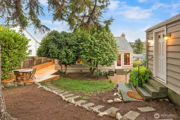 Fun backyard with many possibilities!