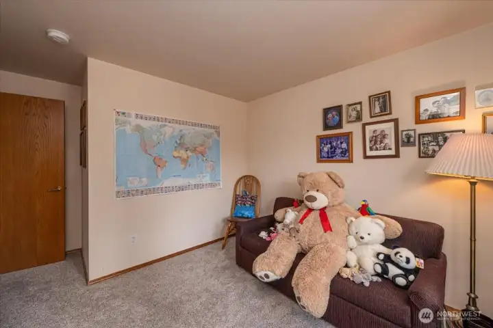 1 of 2 guest bedrooms