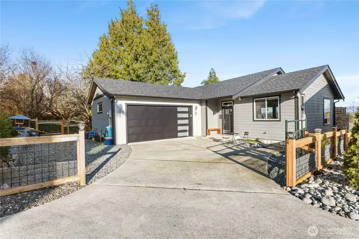 Attached 2 car garage and extra gravel parking for RV/boat/toys!