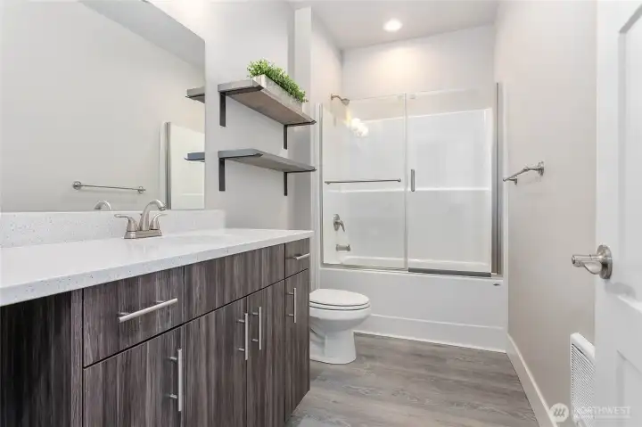 Upstairs full bath