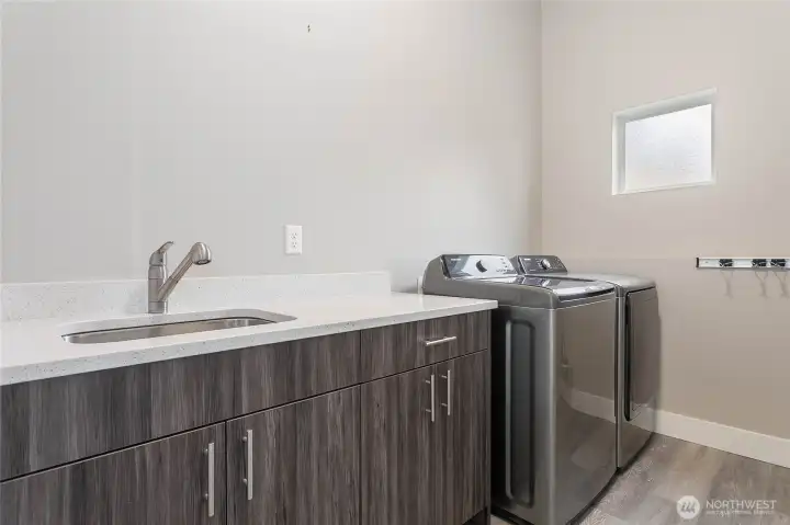 Laundry room (downstairs)