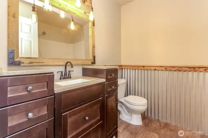 Full upstairs bathroom