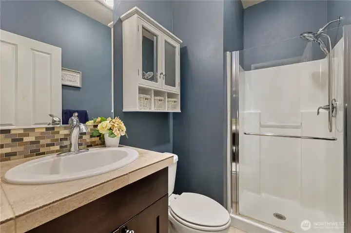 Main floor 3/4 bath