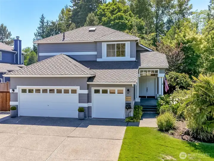 Located in an incredible Community. This 4 Bedroom, 3 Full Bathroom 2-story home is waiting for you!