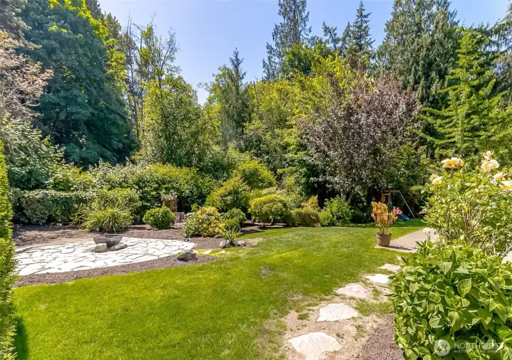 Gather around the firepit for an relaxing evening.