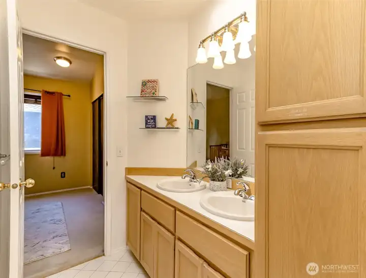 This is the jack and jill bathroom between the upstairs bedrooms.
