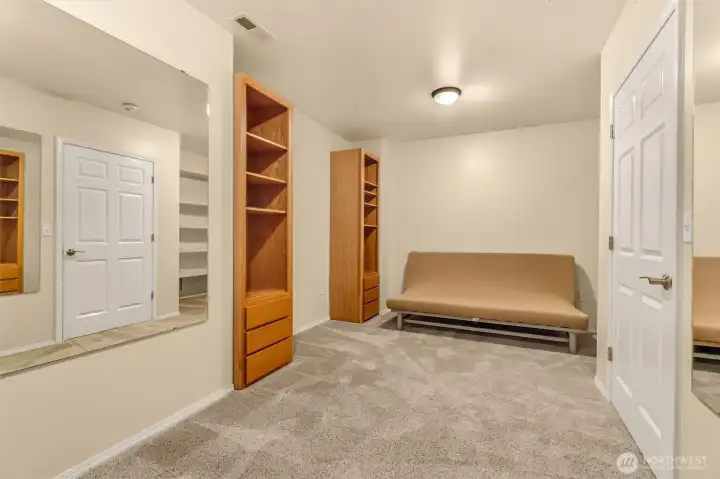 Flex Room