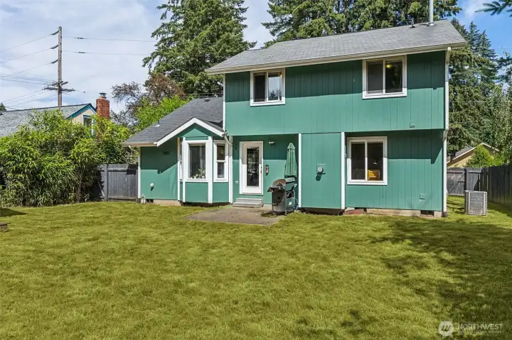 Huge Fully-fenced Backyard with Endless Potential Huge Fully-fenced Backyard with Endless Potential