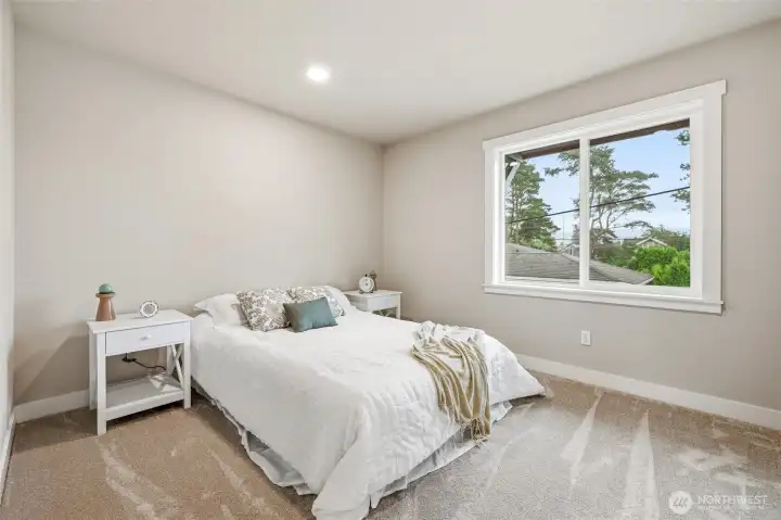 Large bedroom #2