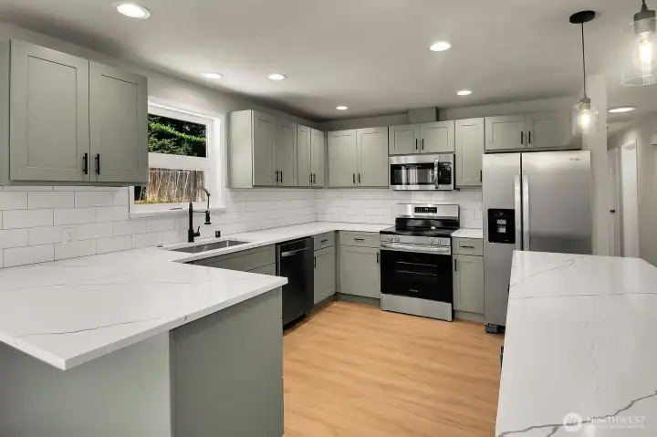 Fabulous new kitchen with SS appliances Fabulous new kitchen with SS appliances