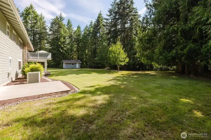 Look at that large yard Look at that large yard