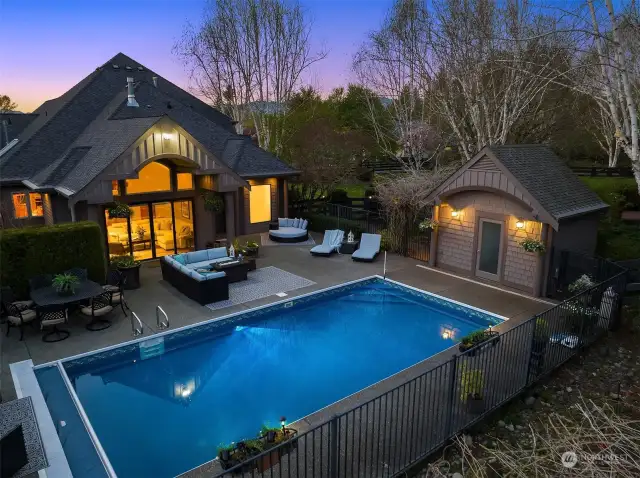 Heated Pool, Pool house with 3/4 Bath~