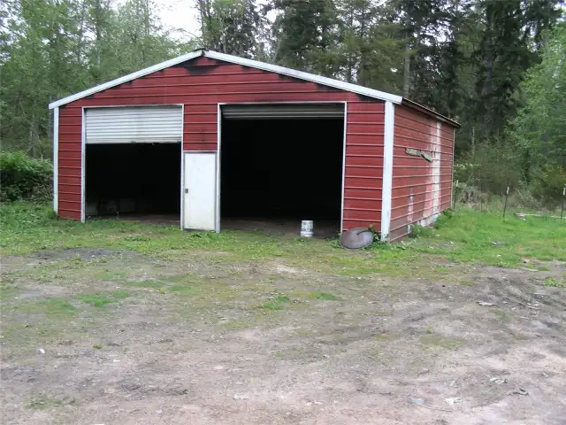 840 sf garage.