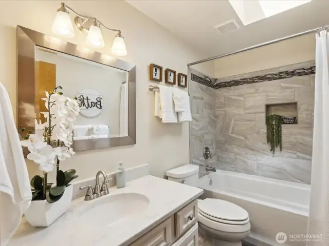 Full guest bath