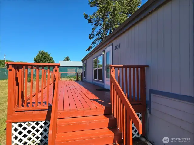Huge Deck!