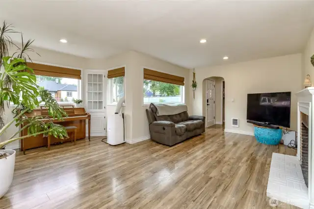 Dining & Living Area