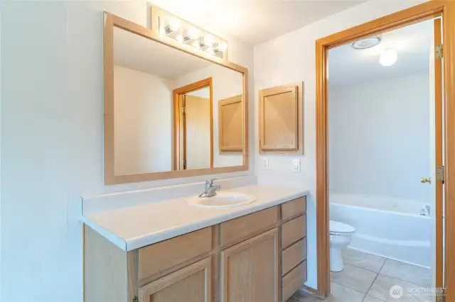 Master Bed / Bath