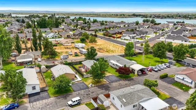 Close to the lake, being that this home is on the peninsula, you'll enjoy boating and fishing at the nearby park!