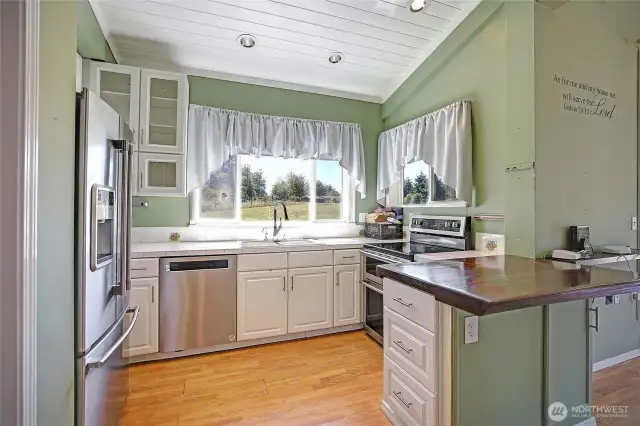 Light & bright kitchen.