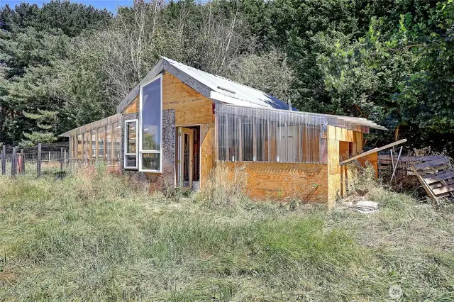 Well/pump house & hay storage