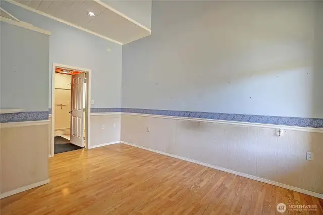 Primary Bedroom w/ attached bathroom & vaulted ceilings