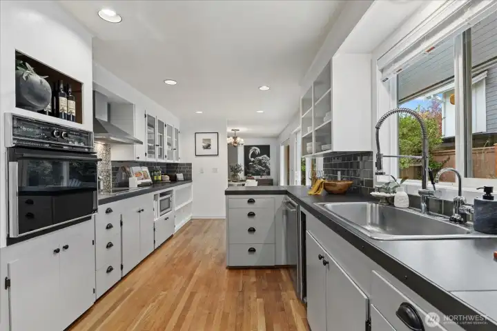 Plenty of storage space for all of your kitchen accutrements.