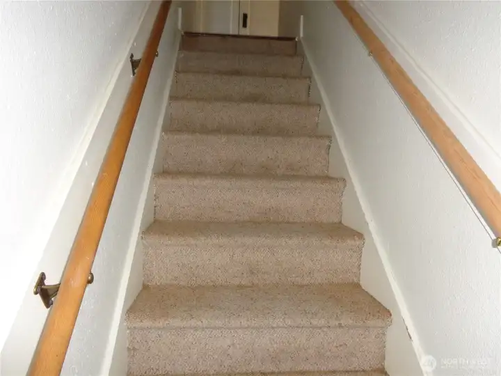 staircase to upper level