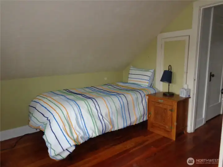 bedroom 2 upper level