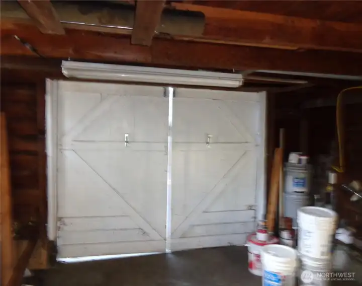 Garage inside