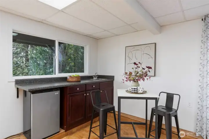 Wet bar in bonus room!