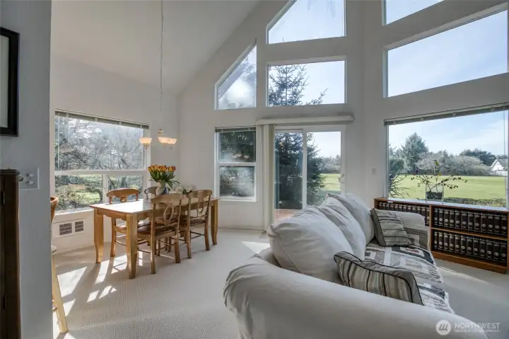 Dining area, open concept, views