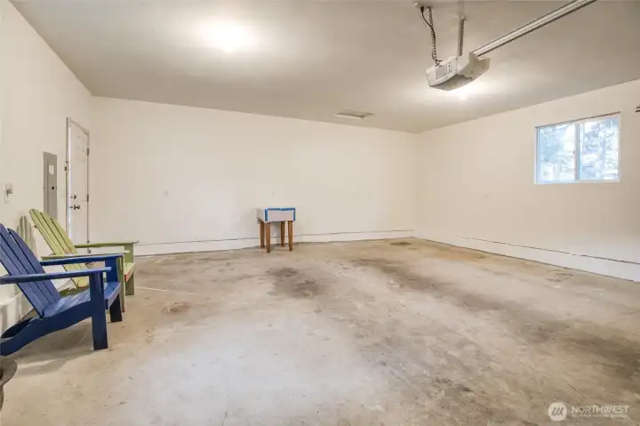 Finished work space in addition to parking