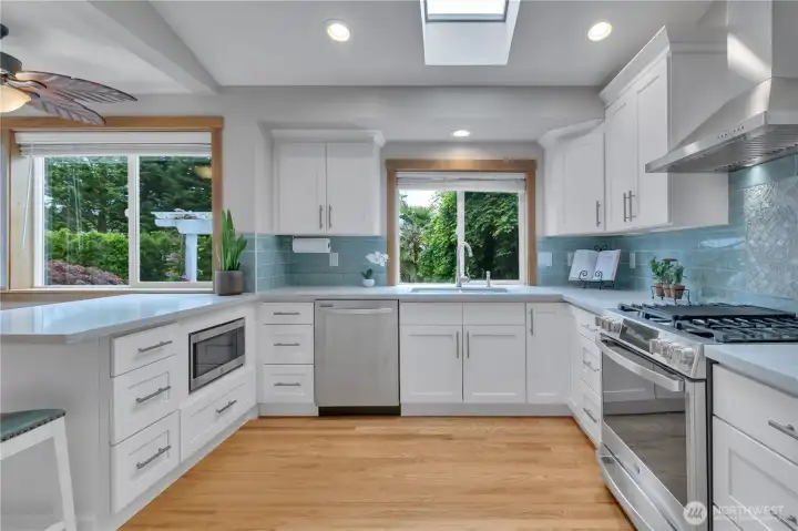 Quartz counters & great natural light Quartz counters & great natural light