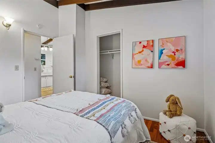Common Bedroom #1 - Continued Vaulted Ceilings w/ Hrdwds Common Bedroom #1 - Continued Vaulted Ceilings w/ Hrdwds