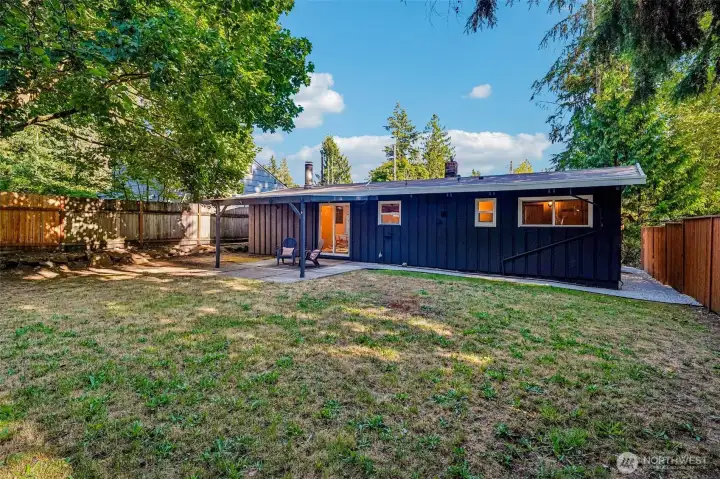 Large fenced back yard Large fenced back yard