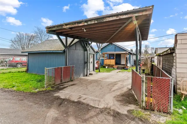 Shop/Garage