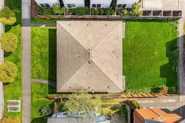 Level 4,750 square foot lot.