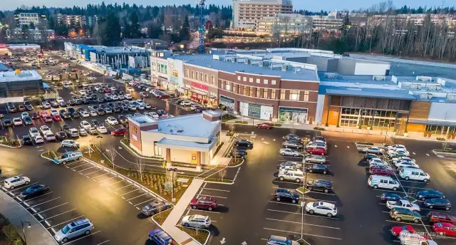 Minutes to Totem Lake Shopping & Dining