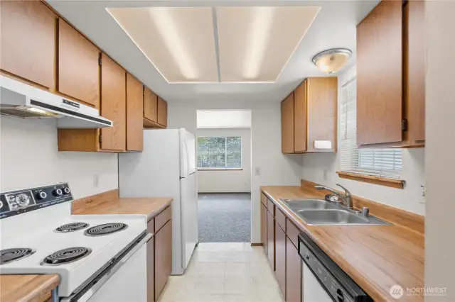 The kitchen in Unit B also includes all of the appliances.