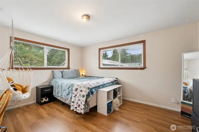 2nd bedroom