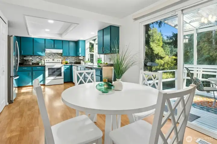 Open flow from kitchen to casual dining and family room.