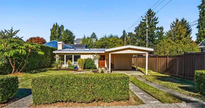 Welcome home to 4616 SW Hanford St!