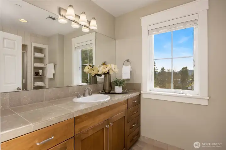 Ensuite 3/4 bathroom.