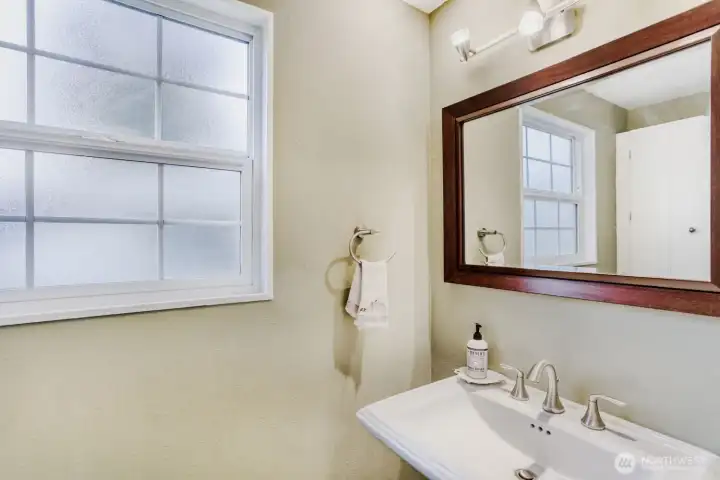 1/2 bath off mud room